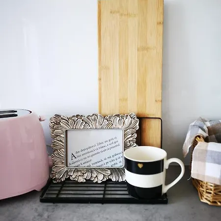 Art Apartment *